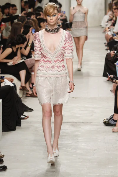 Look 50